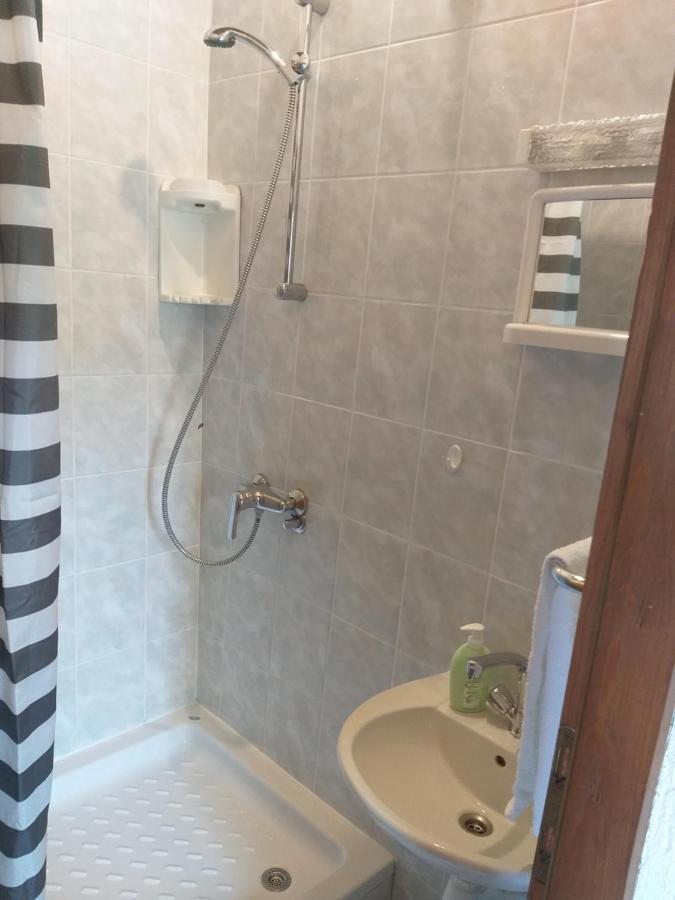 דירות שיבניק Direkt Na Moru - Bungalov מראה חיצוני תמונה