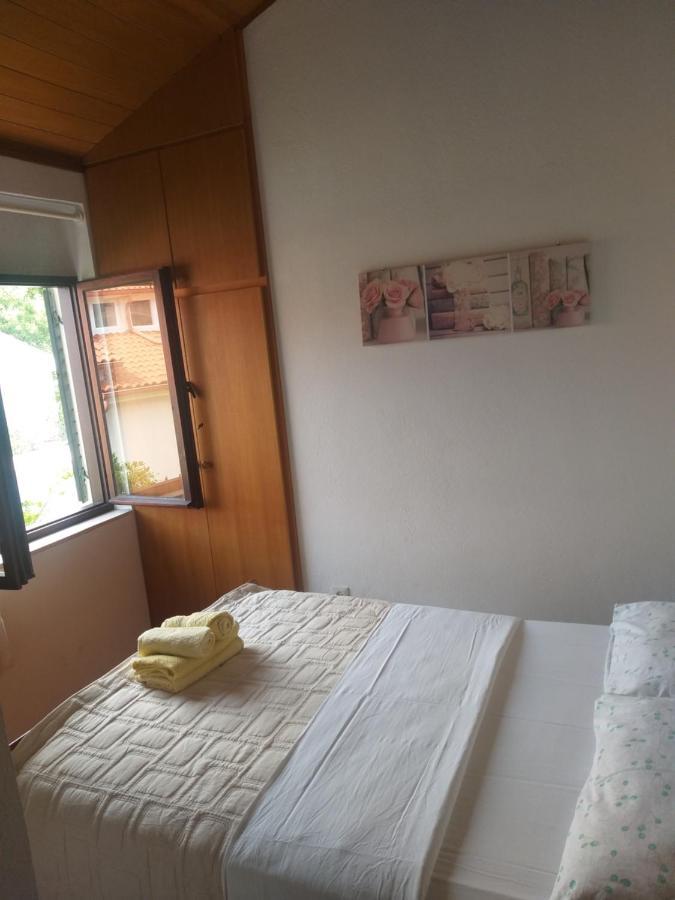 דירות שיבניק Direkt Na Moru - Bungalov מראה חיצוני תמונה
